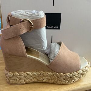 Dolce Vita. Brand new